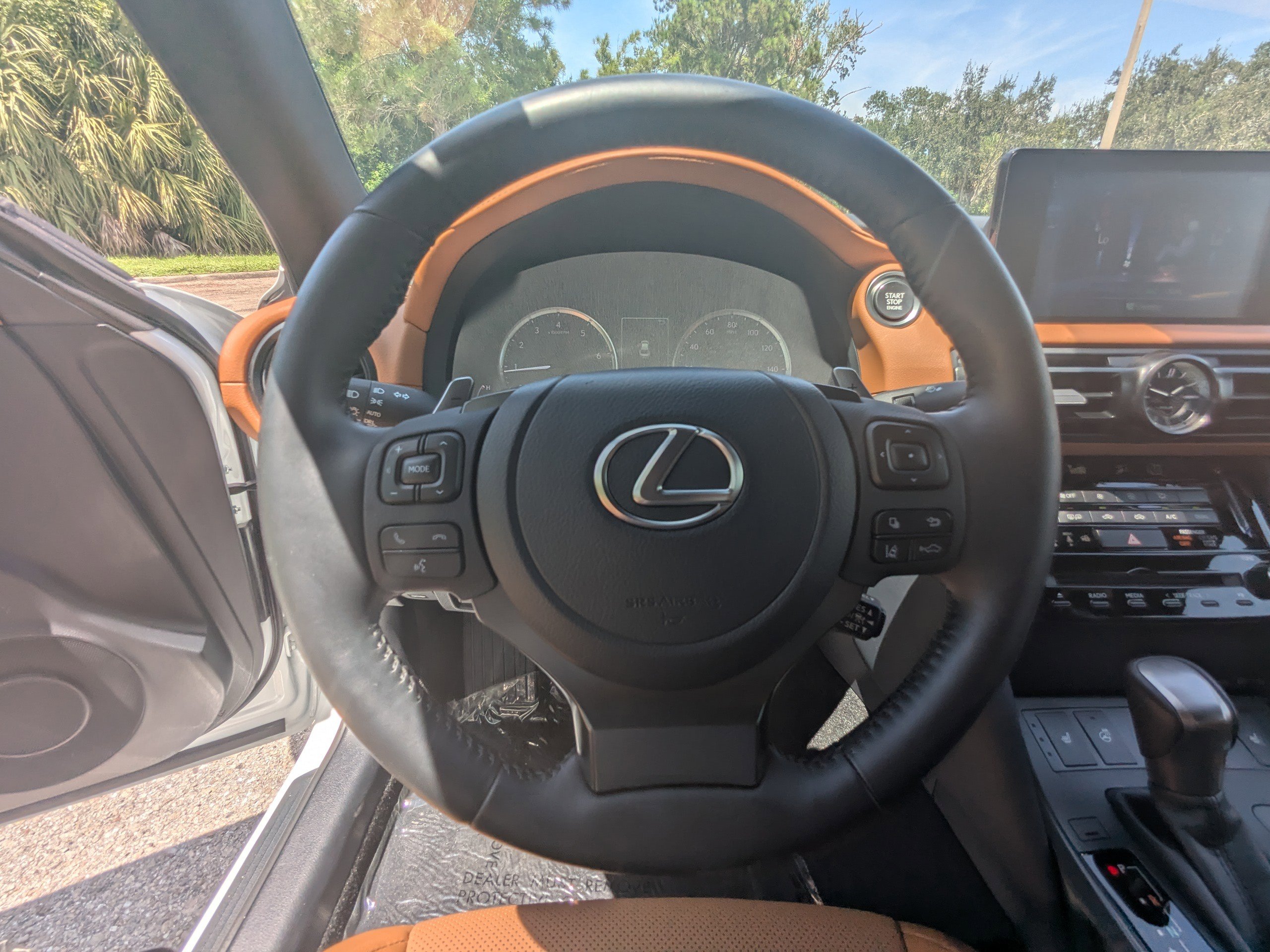 2025 Lexus IS F SPORT photo 33