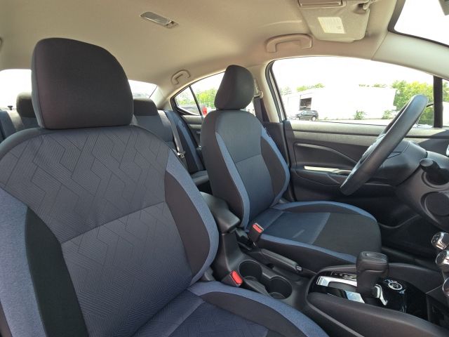 2025 Nissan Versa 1.6 SV photo 14