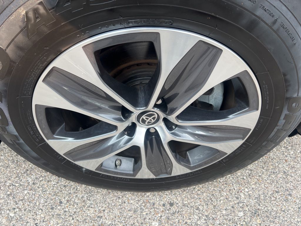 2022 Toyota Highlander XLE photo 38