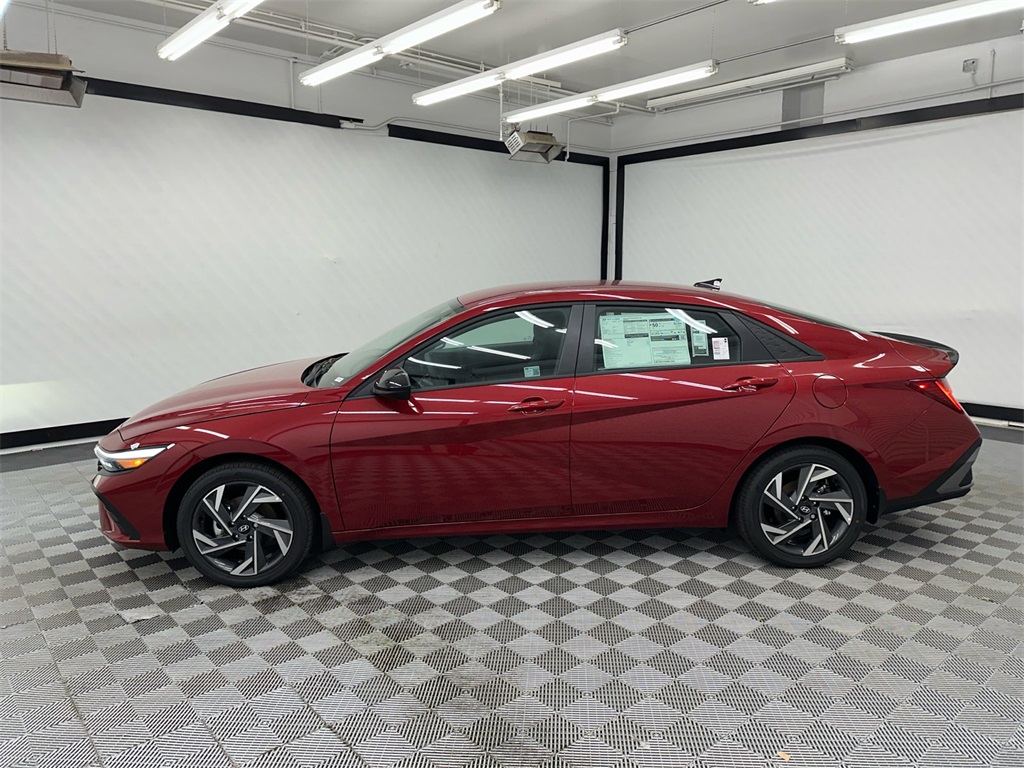 2025 Hyundai Elantra Hybrid SEL Sport photo 2