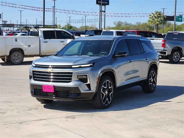 2026 Chevrolet Traverse High Country photo 2