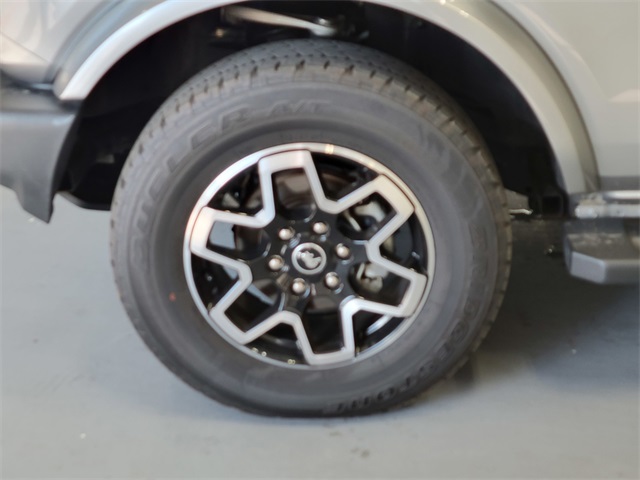 2023 Ford Bronco Outer Banks photo 12