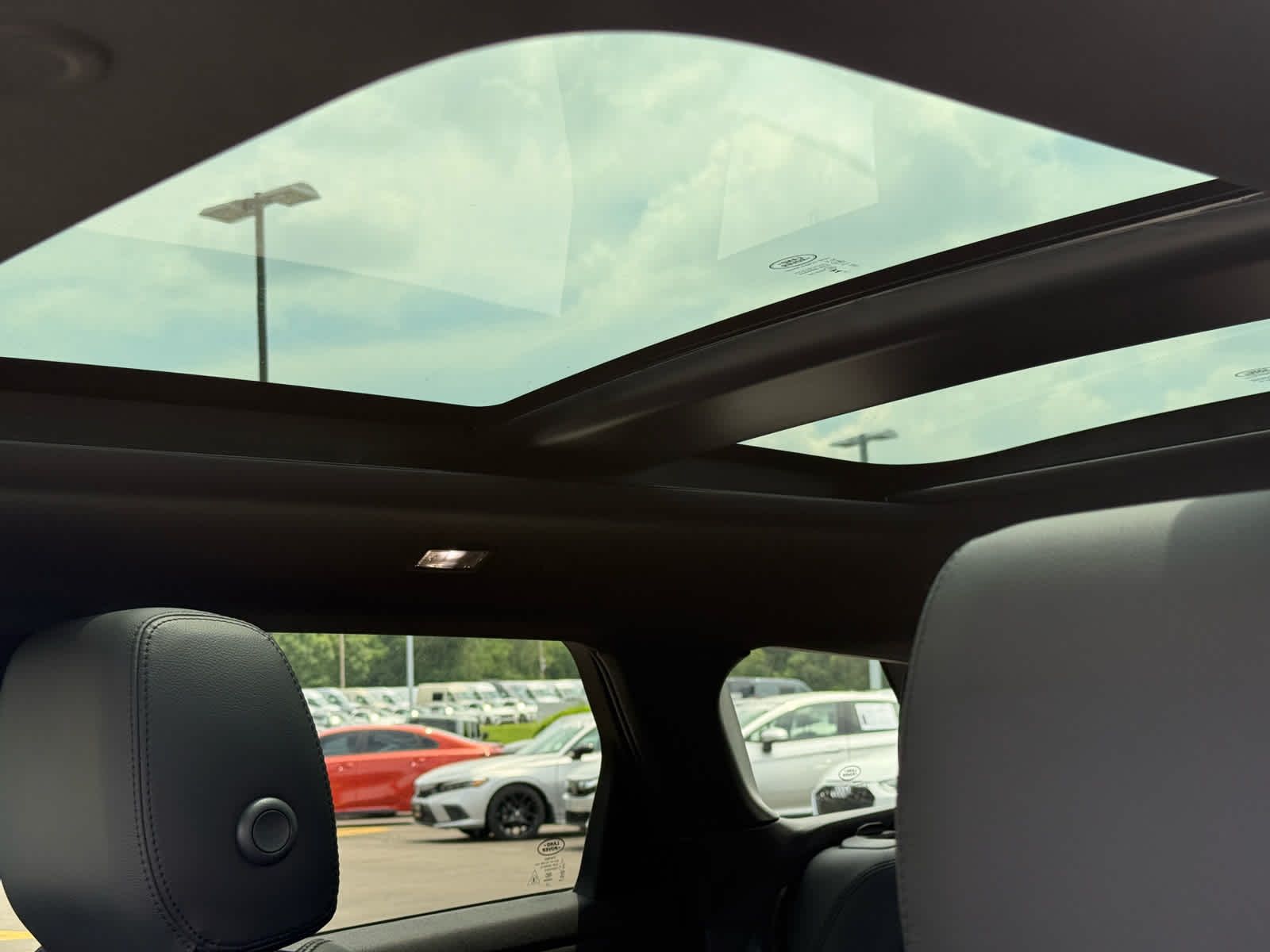 2024 Land Rover Range Rover Evoque Dynamic SE photo 26