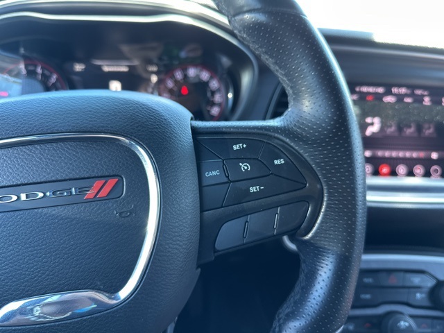 2017 Dodge Challenger SXT photo 7