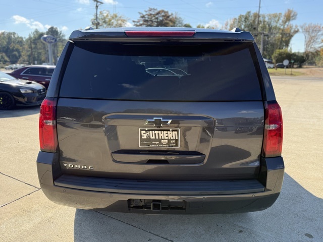 2017 Chevrolet Tahoe LT photo 3