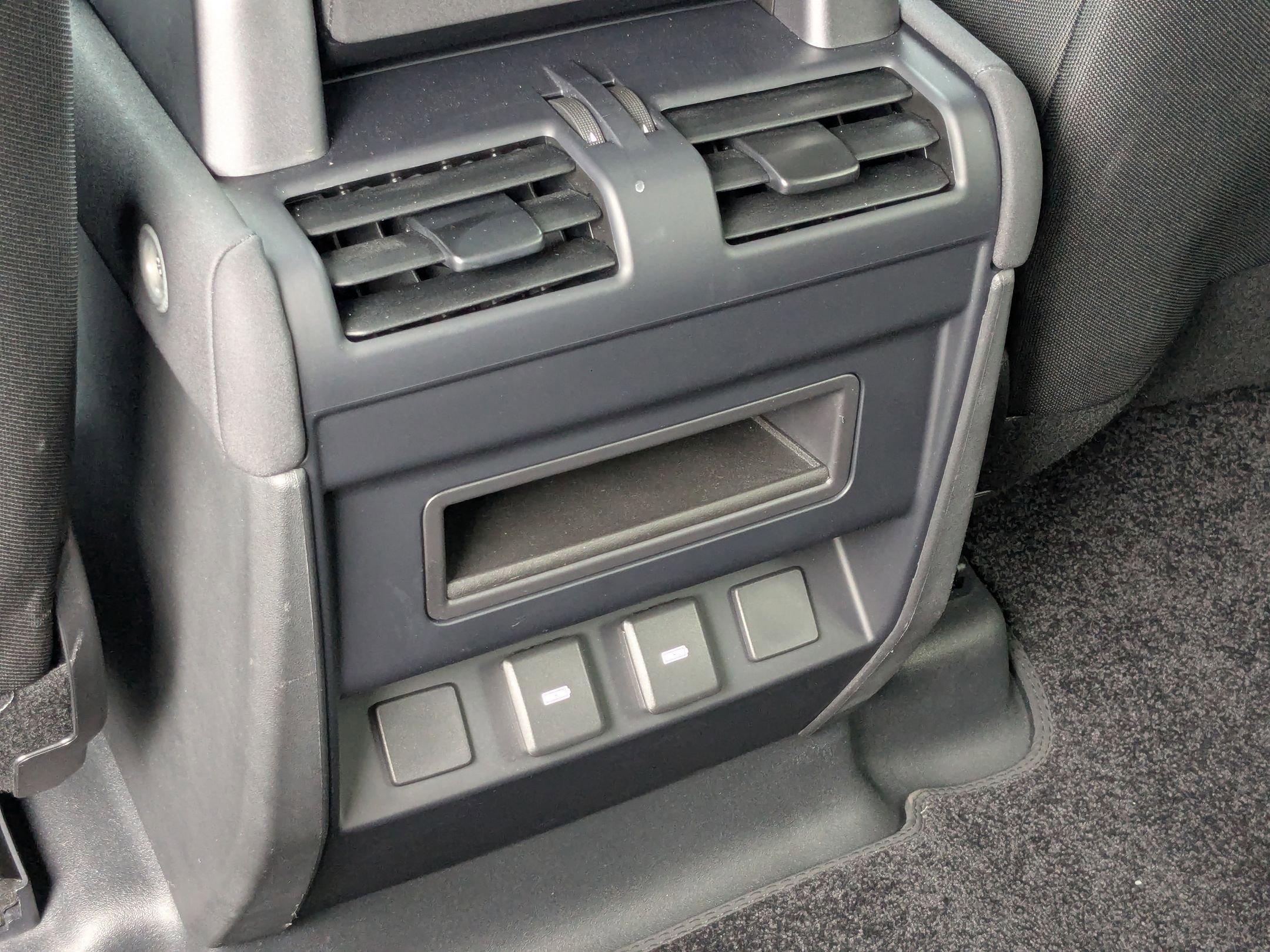 2023 Land Rover Defender 110 photo 16