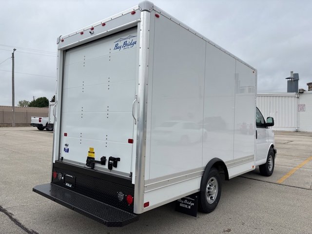 2025 Chevrolet Express Cutaway 3500 photo 3