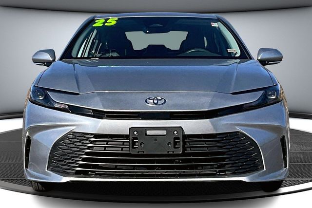 Used 2025 Toyota Camry LE with VIN 4T1DAACKXSU152845 for sale in Kansas City