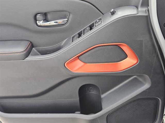 2025 Nissan Frontier PRO-4X photo 15