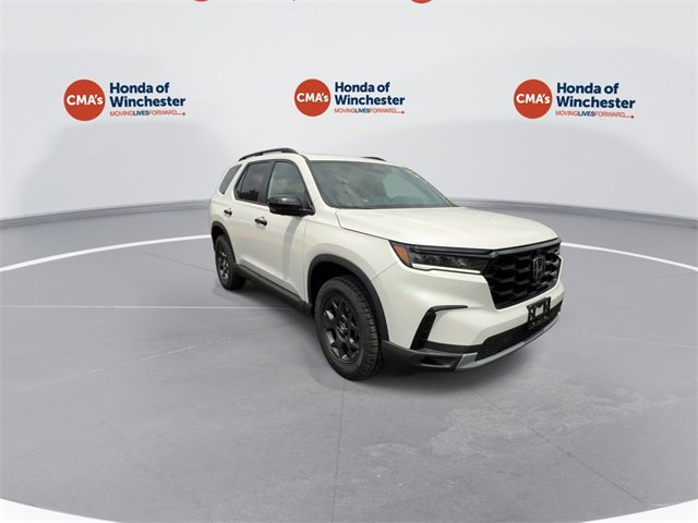 2025 Honda Pilot TrailSport photo 2