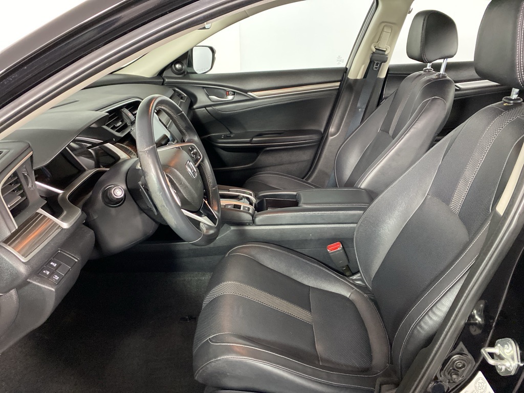 2019 Honda Civic Touring photo 10