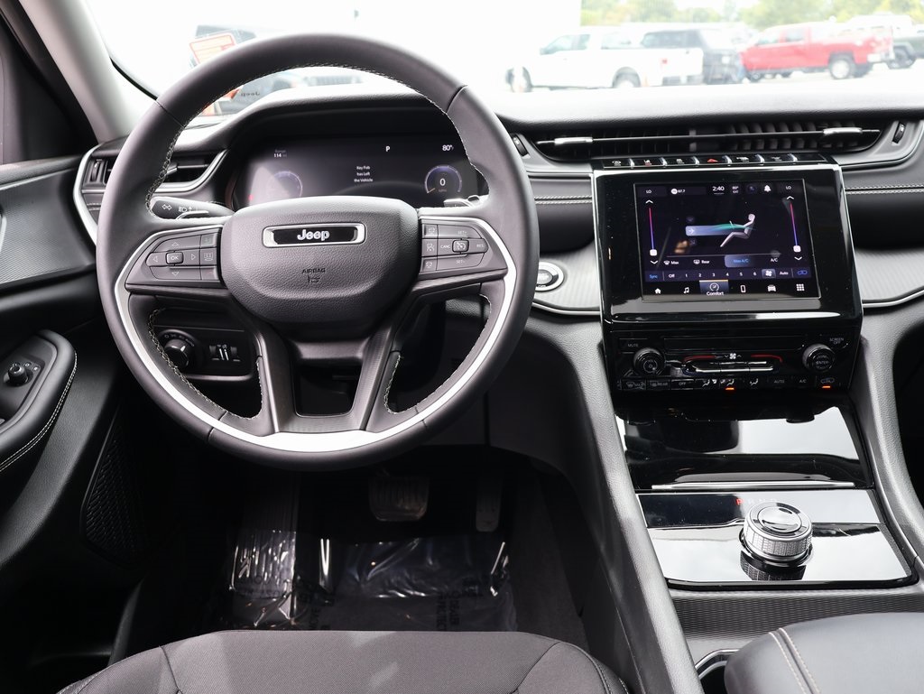 2023 Jeep Grand Cherokee Laredo X photo 18