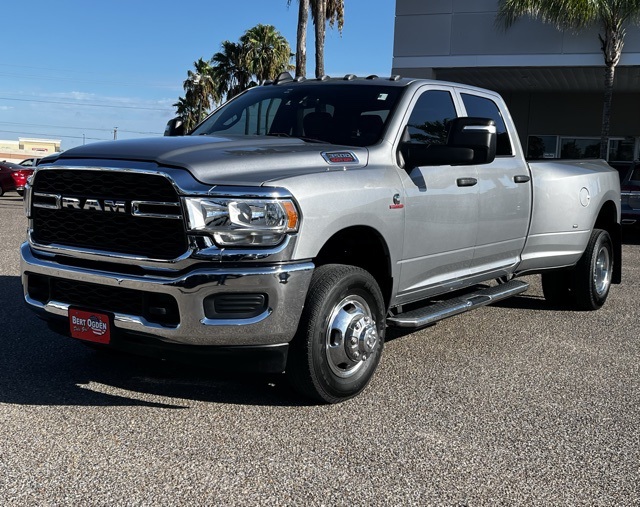 2023 Ram 3500 Tradesman photo 3