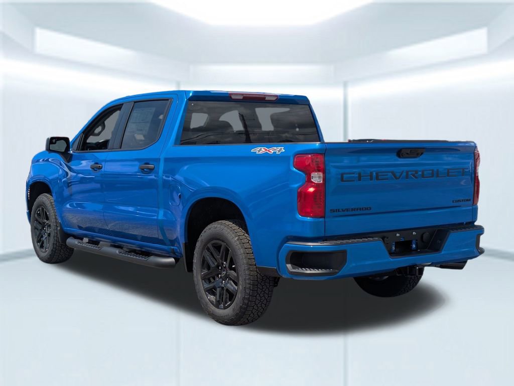 2025 Chevrolet Silverado 1500 Custom photo 3