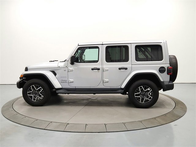 2024 Jeep Wrangler Sahara photo 3