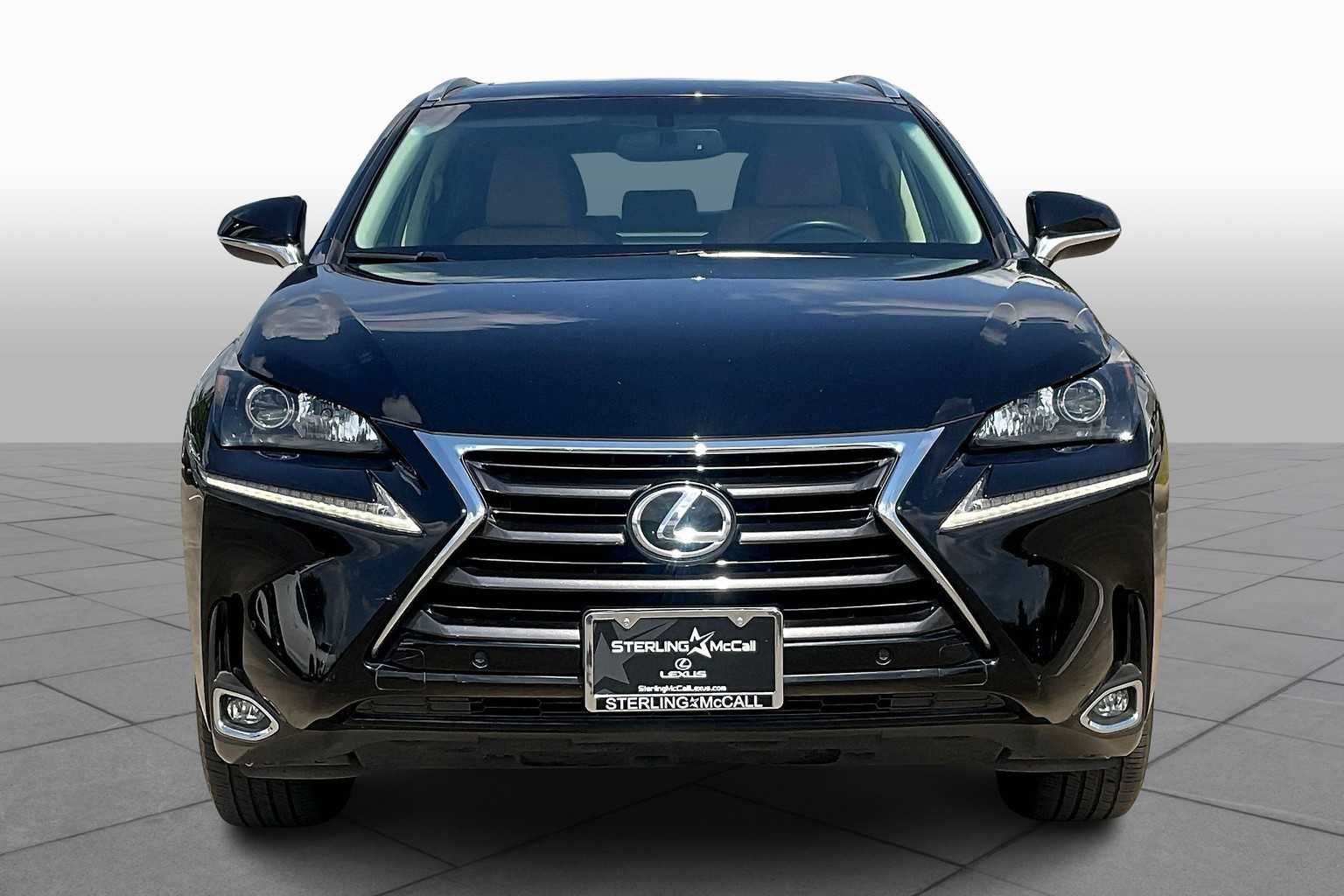 2017 Lexus NX 200t Luxury photo 3