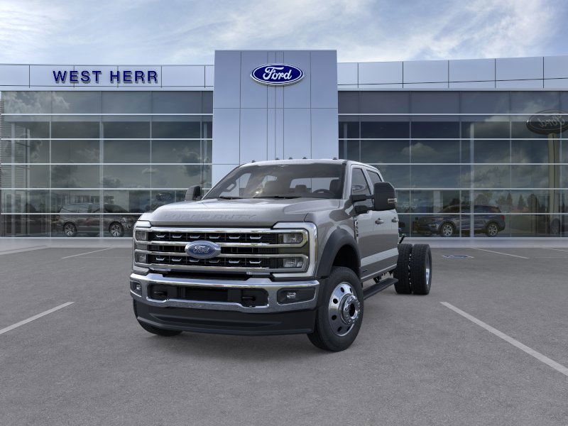 2025 Ford F-550 Lariat photo 3