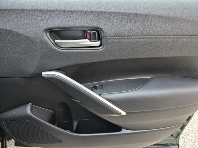 2022 Toyota Corolla Cross XLE photo 13