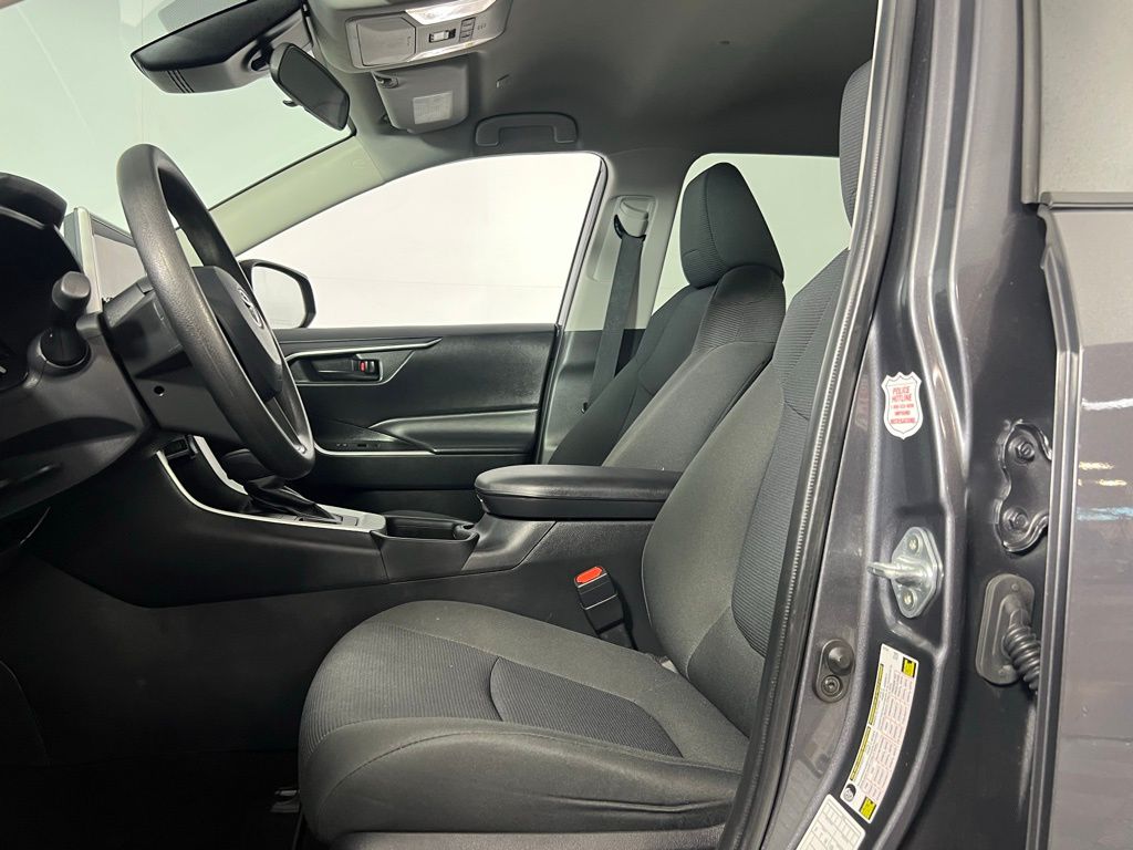 2024 Toyota RAV4 LE photo 16