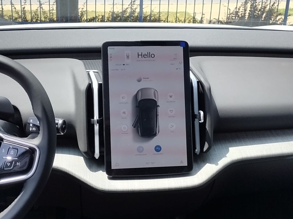 2025 VOLVO EX30 - Image 19