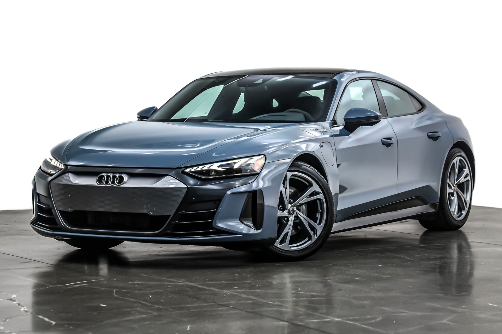 2022 Audi e-tron GT Premium Plus's photo