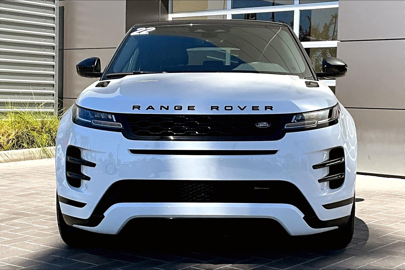 2022 Land Rover Range Rover Evoque R-Dynamic S photo 2