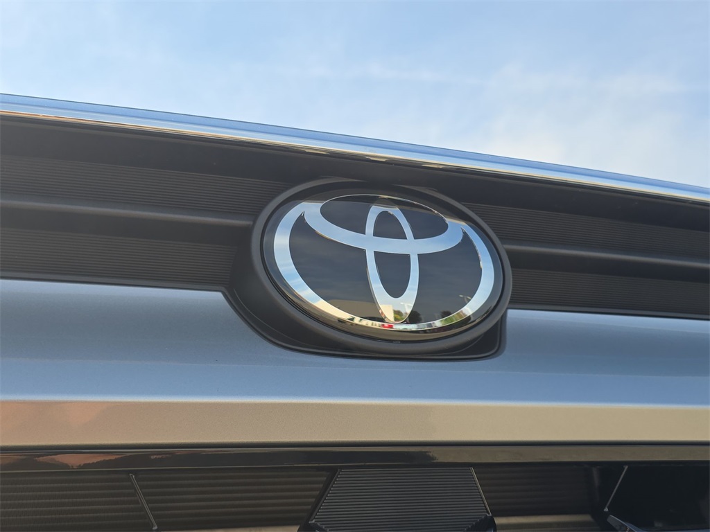 2025 Toyota Highlander Hybrid XLE photo 30