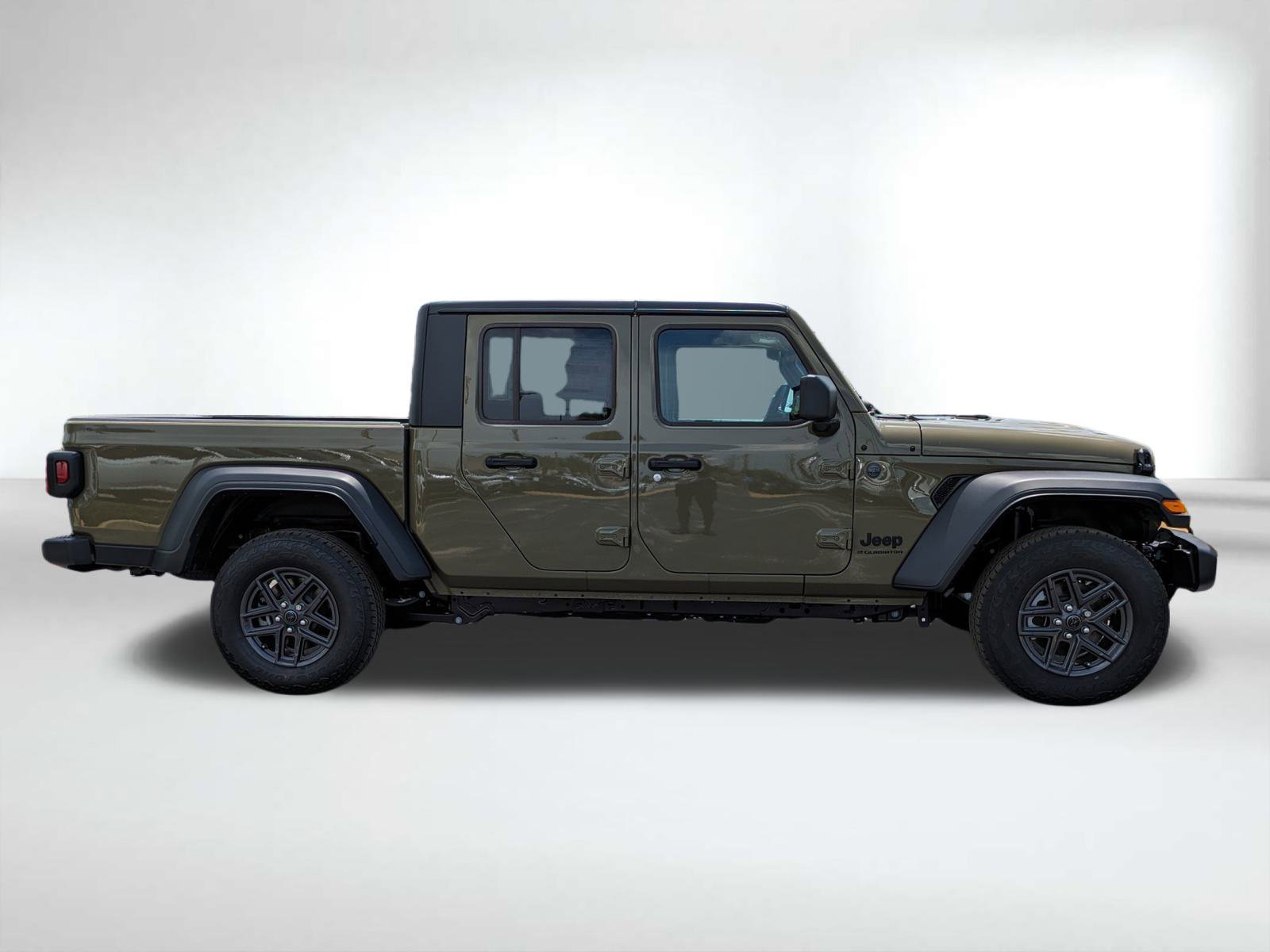 2025 Jeep Gladiator Sport S photo 2