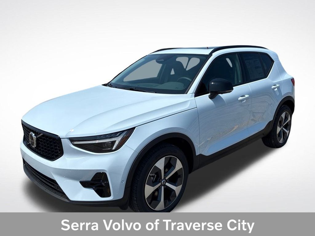 2026 Volvo XC40 Plus's photo