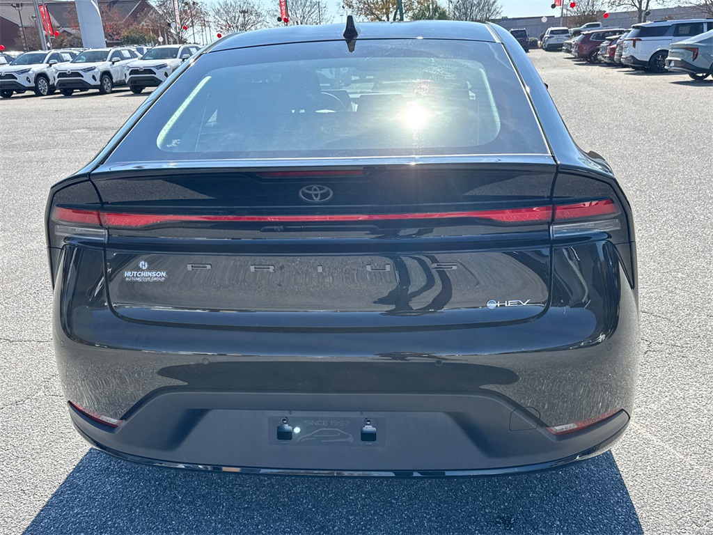 2026 Toyota Prius LE photo 4