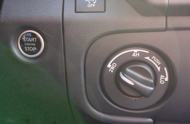 2025 Nissan Frontier PRO-4X photo 17