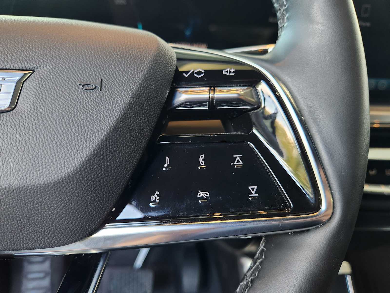 2024 Cadillac Lyriq Luxury photo 25