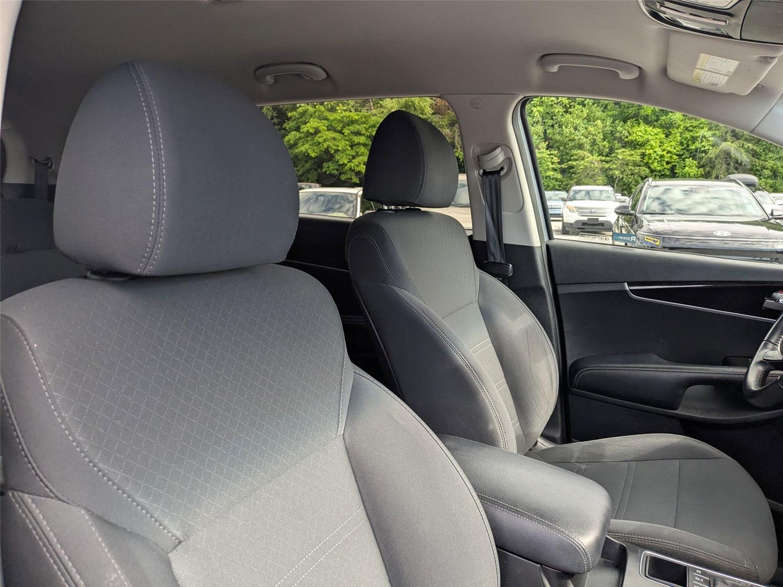 2020 Kia Sorento S V6 photo 34