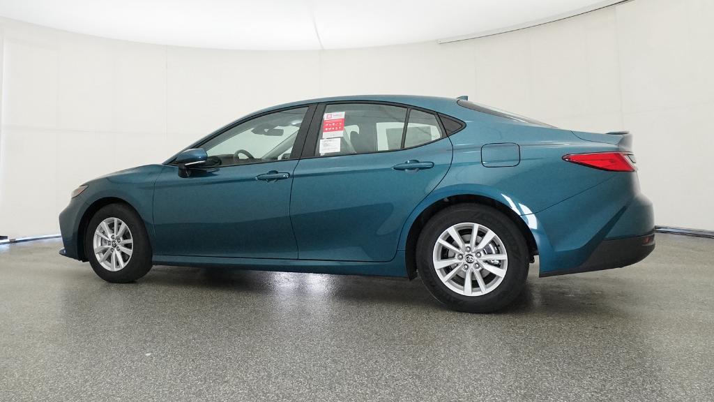 2026 Toyota Camry LE photo 12