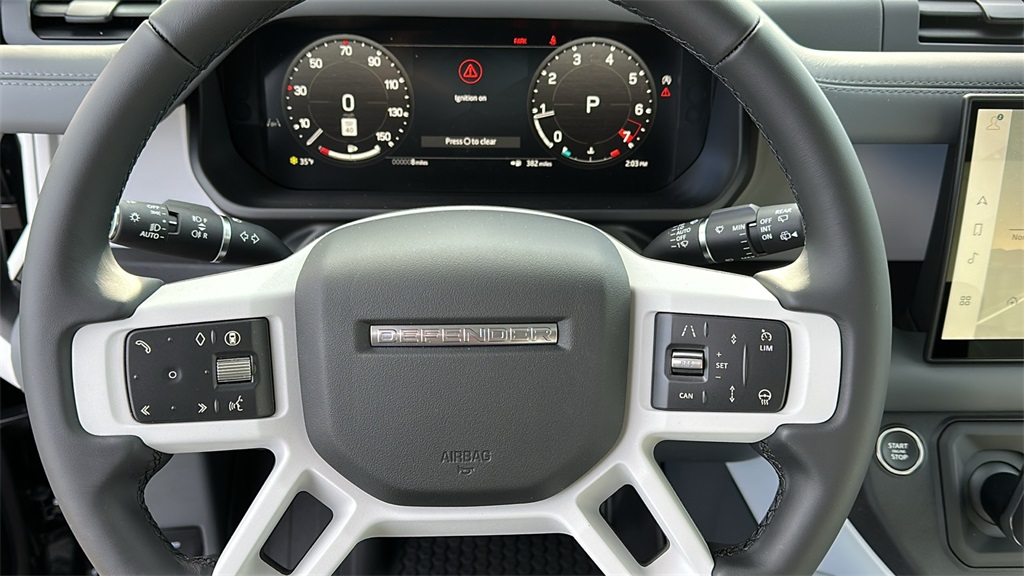 2025 Land Rover Defender 110 X-Dynamic SE photo 11