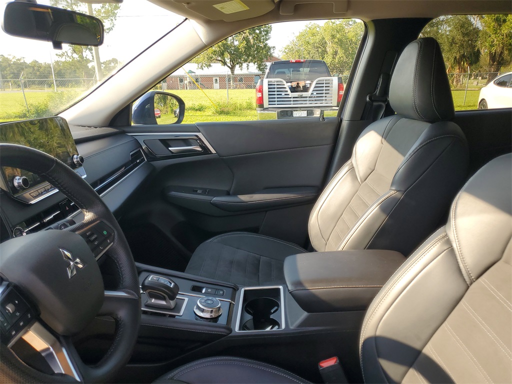 2024 Mitsubishi Outlander SE photo 15