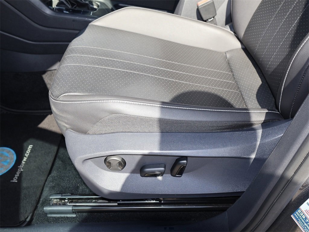 2022 Volkswagen Tiguan SE R-Line Black photo 12