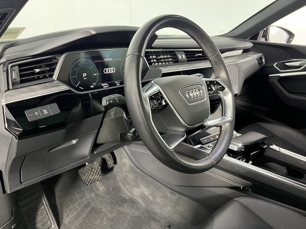2023 Audi e-tron Premium photo 19