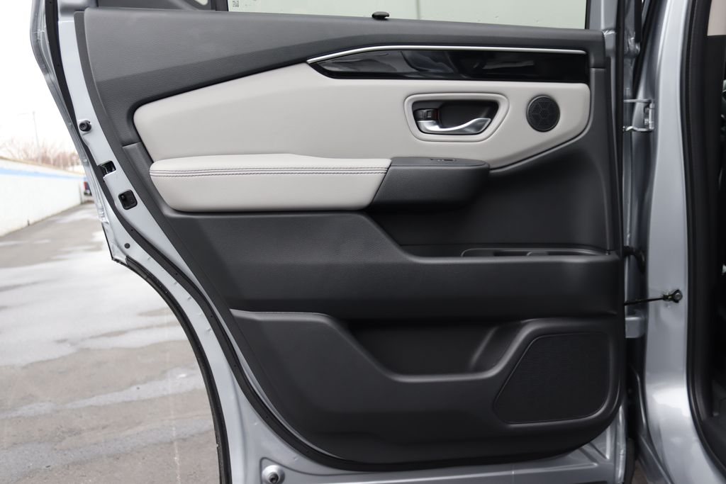 2025 Honda Pilot Touring photo 10