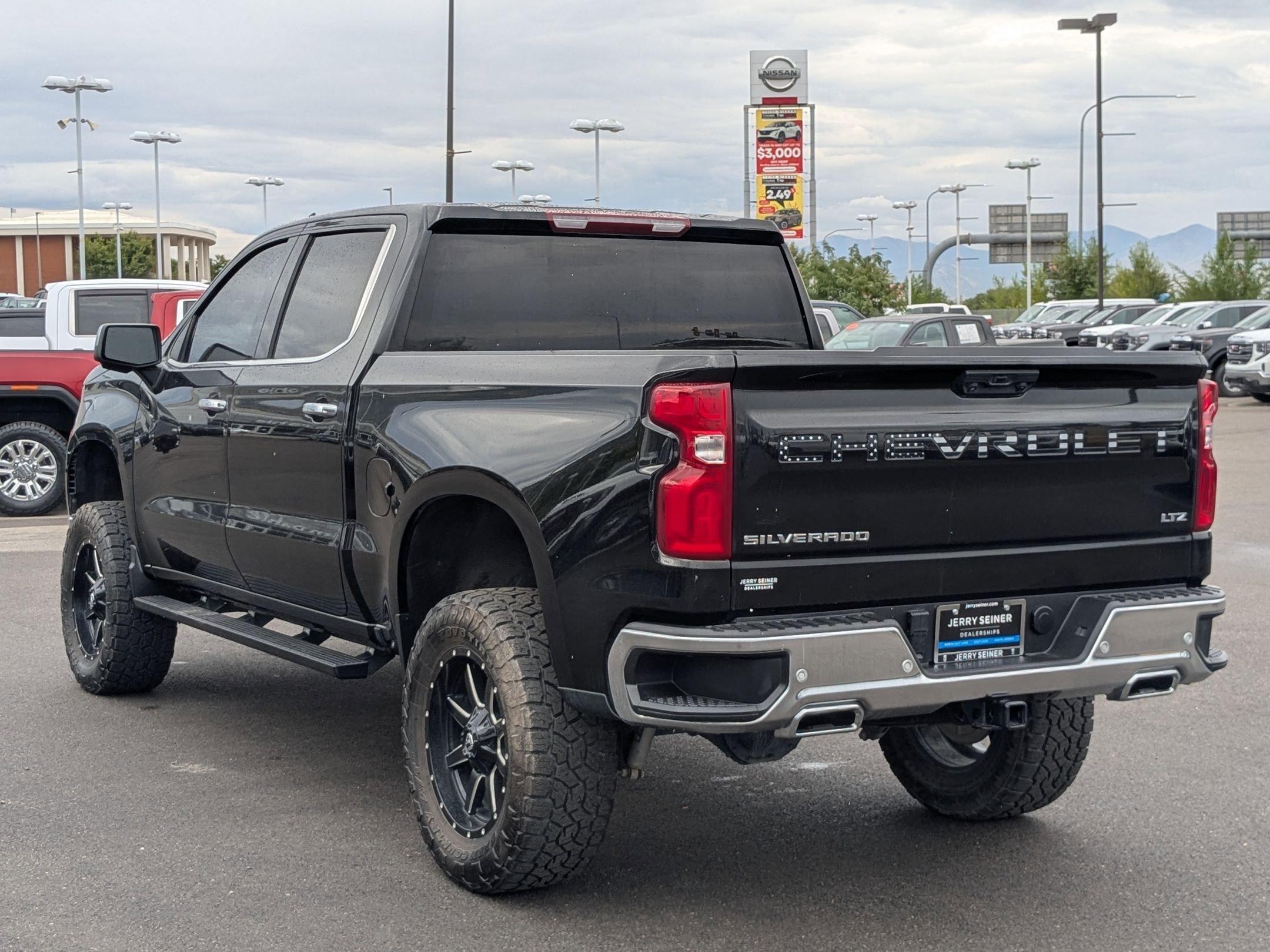 2023 Chevrolet Silverado 1500 LTZ photo 2