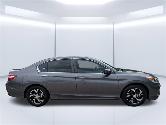2017 Honda Accord LX photo 3