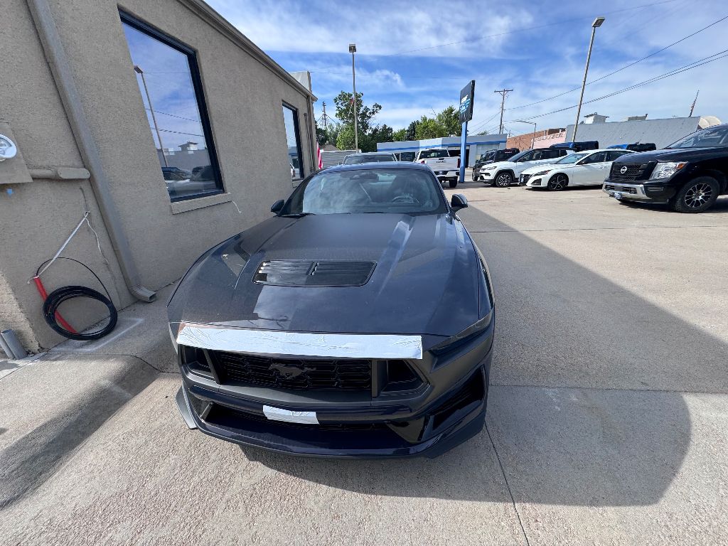 2025 Ford Mustang Dark Horse Premium photo 2