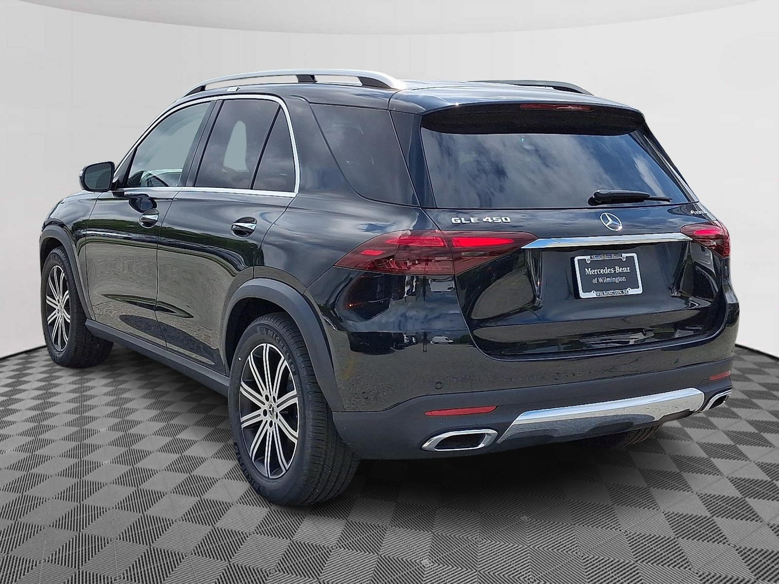 2025 Mercedes Benz GLE 450 4MATIC photo 3