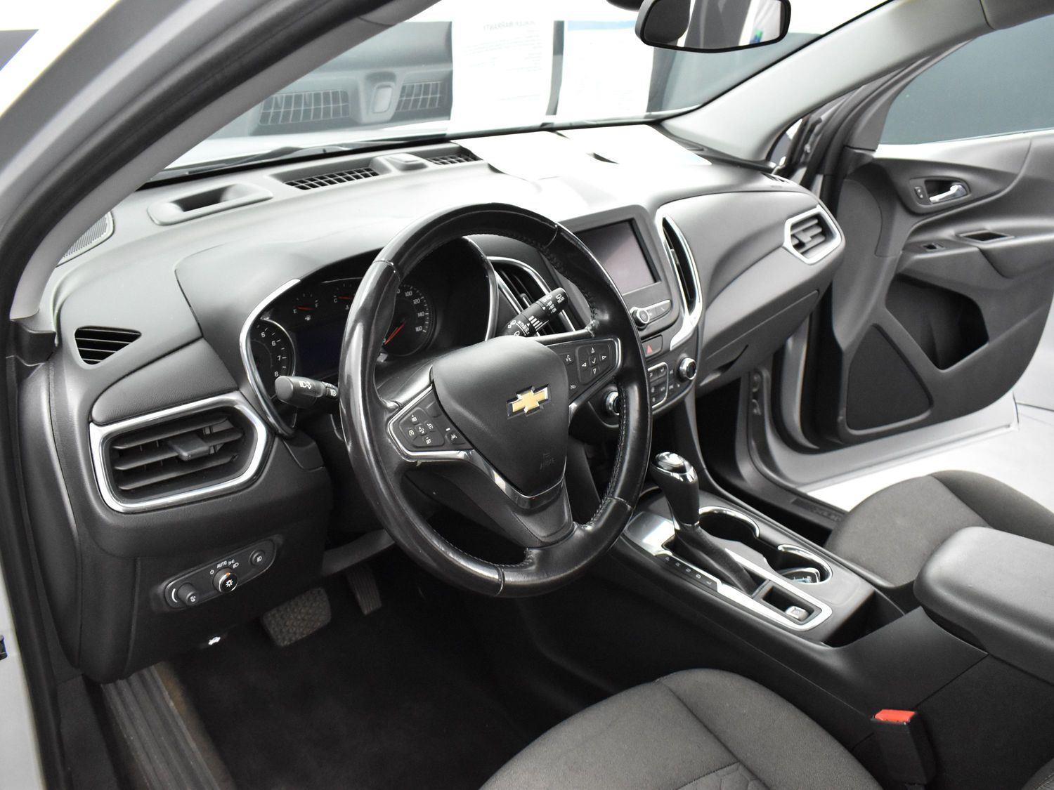 2020 Chevrolet Equinox LT photo 18