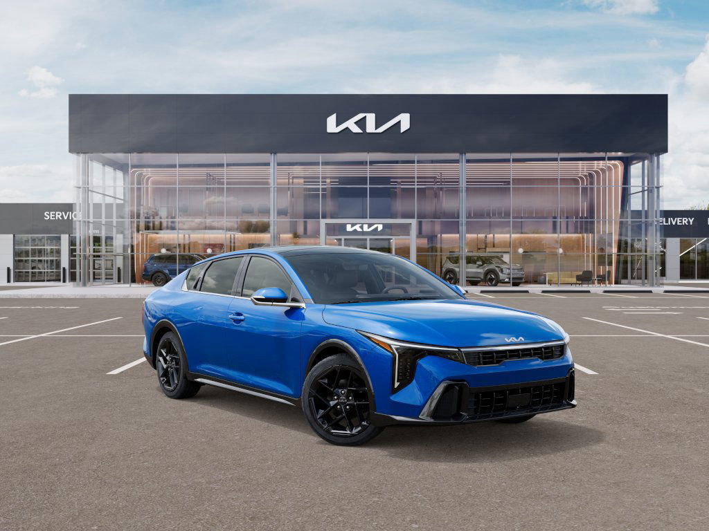 2025 Kia K4 GT-Line Turbo photo 3