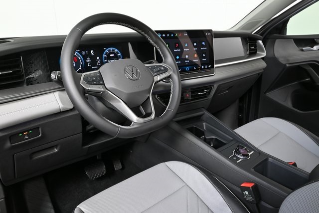 2025 Volkswagen Tiguan SE photo 5