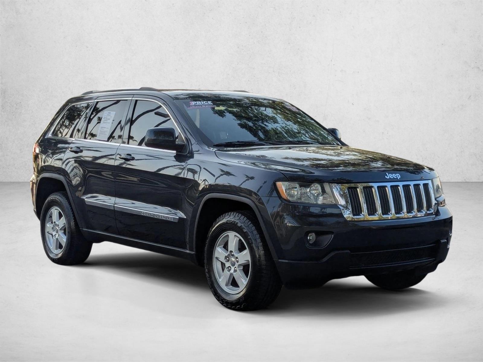 2013 Jeep Grand Cherokee Laredo photo 3