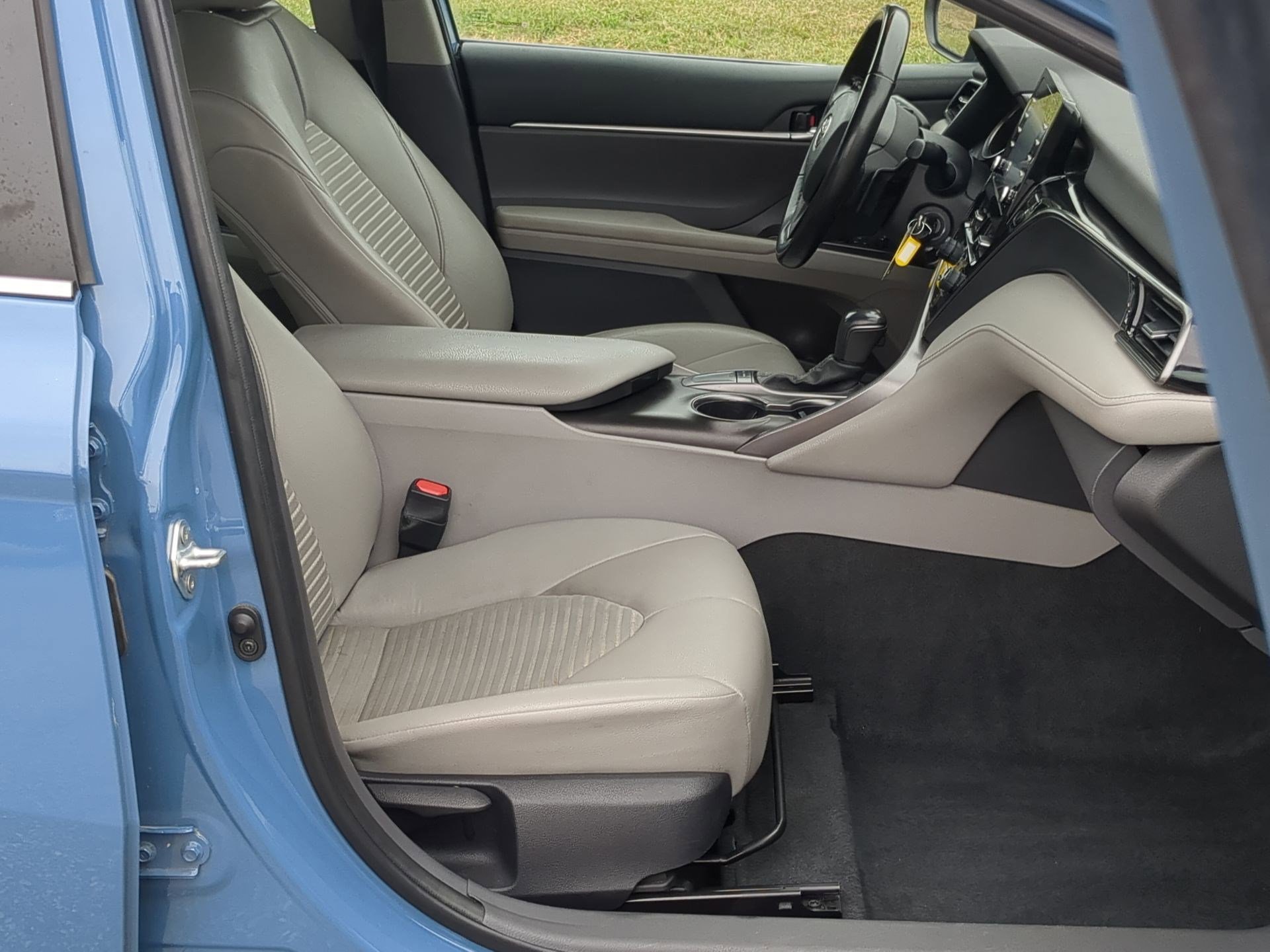 2023 Toyota Camry SE photo 21