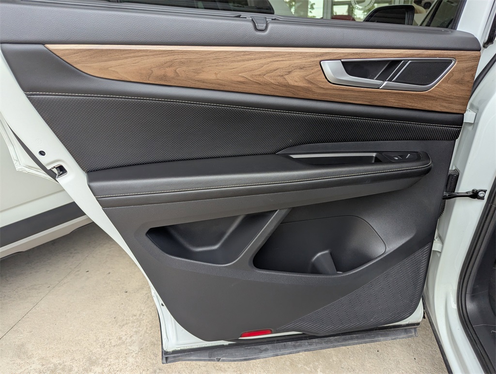 2024 Volkswagen Atlas SE Technology photo 27