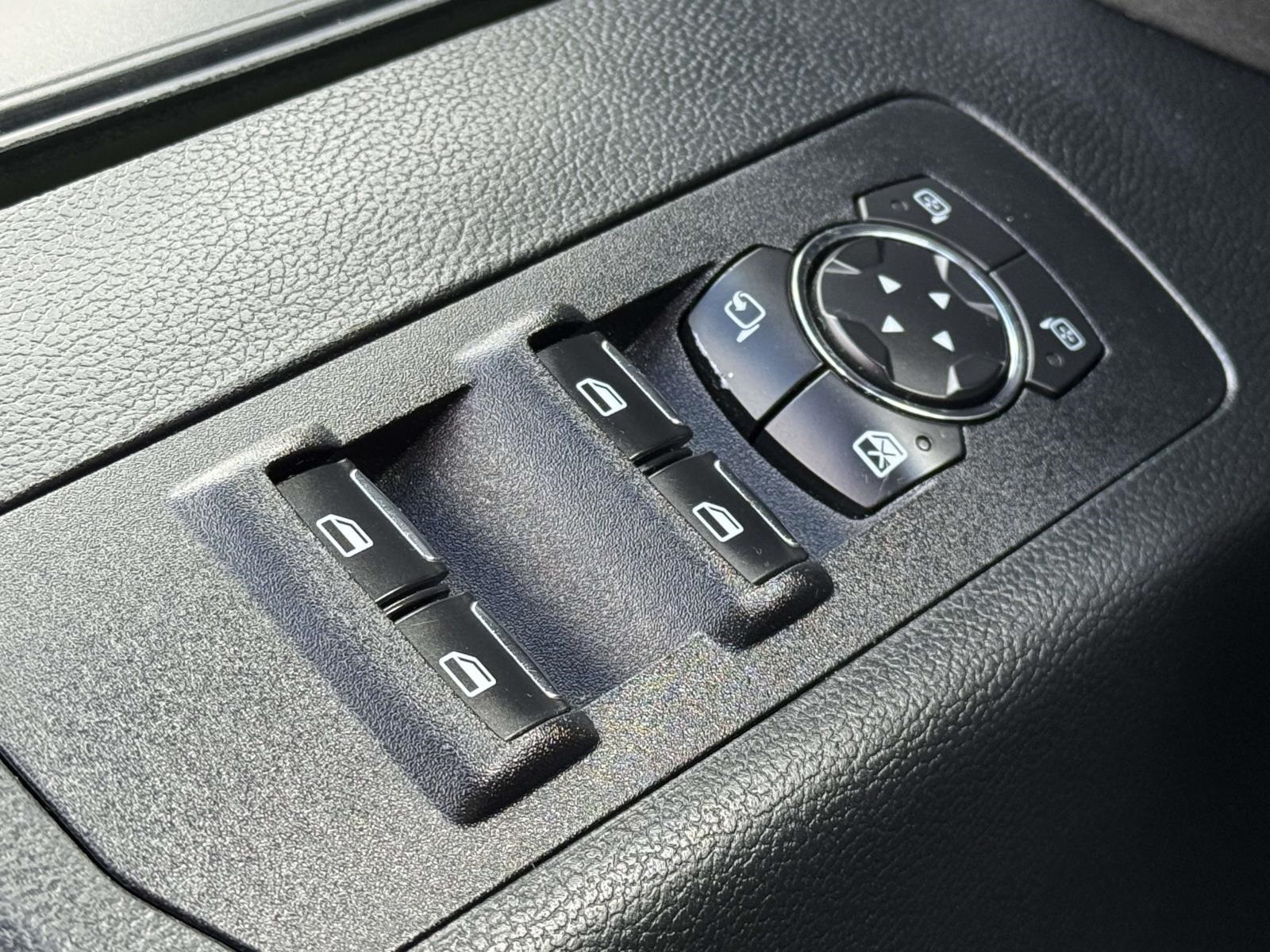 2020 Ford F-150 Lariat photo 26